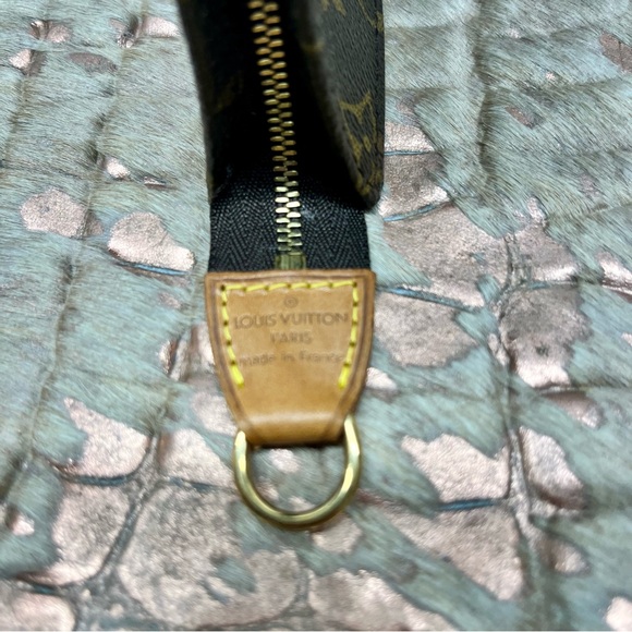 Auth Louis Vuitton monogram canvas accessory cosmetic bucket pouch pm clutch - Picture 4 of 10